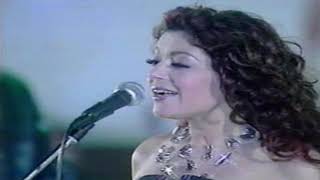 لحظة دخول الدكتور احمد زويل لحفل سميرة سعيد | 2000