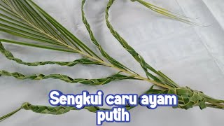 Cara membuat sengkui pada banten caru