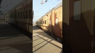 Dangerous madly honking WAP4 with 12129 Azad hind sf skips at full mps.#shorts #viral #wap4#icf