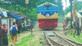 Beautiful View of Bangladeshi Train Karotoya Express|| Santahar To Burimari || Bangladesh Railway