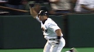 1998 NLDS Gm2: Bill Spiers belts walk-off single