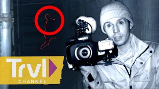 Shadow Figure Photographed in Sheboygan Asylum Tunnels | Destination Fear | Travel Channel