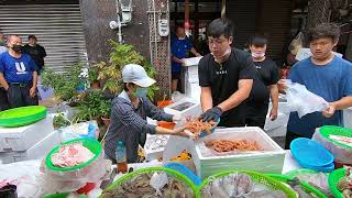 帥兒子說這魷魚花膽固醇夭壽高 夭壽好吃 中彰海王子 烏日火車站 海鮮叫賣 海鮮拍賣 叫賣哥