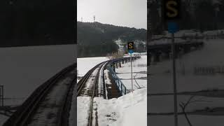 雪の中を激走する陸羽西線 快速列車 #shorts