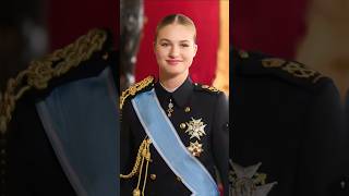 She looks so pretty in Army dress #princesleonar of #spain