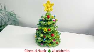 Albero di Natale all'uncinetto da mettere come segnaposto o lungo la tavola