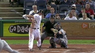 MIL@PIT: Snider dunks an RBI single into center field