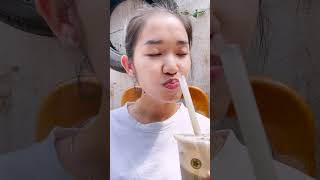 Uống trà sữa kiểu độc lạ quá #Shorts