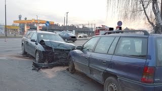 Wypadek na al. Wojska Polskiego w Malborku - Zobacz  pełne nagranie wideo - 29.02.2016