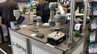 Screwdriving solution - Universal Robot and SD35 from Spin Robotics in screwing application