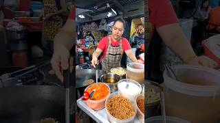 ผัดไทยตลาดพลูกรุงเทพฯ