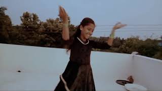 vathikkalu vellaripravu dance Cover by Devika Devutty