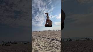 Portable slackline at the beach??? #beachvibes #flips  #slackline #fun