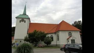 Helgmålsringning med Storklockan i Kungälvs kyrka, bildspel