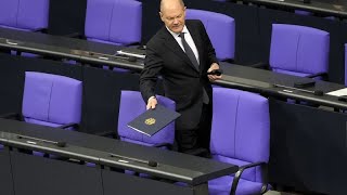 Megszavazta a Bundestag a bizalmatlansági indítványt Olaf Scholz kancellárral szemben