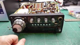 Un vetusto Yaesu FT 707 que se resiste a morir