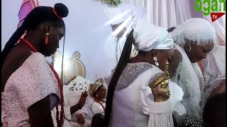 WATCH MOMENT OONI OF IFE DUATHER \u0026 OTHERS OLORI MEET AND EMBRACE AT OCCASION