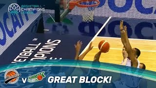 Vince Hunter with a huge two-handed block!