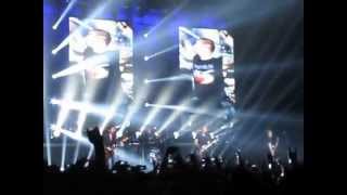 Nickelback (live) - "How you remind me" Forest National Brussels BE 21-11-2013