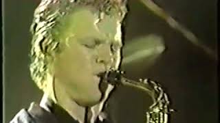 Yes Interviews: 3/87 - VH1 interview of Bill Bruford and Tony Levin, plus Earthworks clips