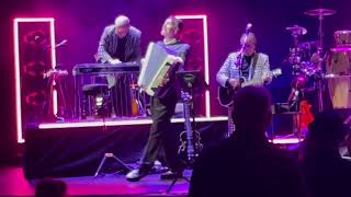 SQUEEZE Perform GOODBYE GIRL Featuring Stephen \u0026 His Accordion at Walt Disney Thtr Orlando 9/22/2024