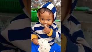 कति धेरै खाएको होला मुखमै नअटाउने🤣 #short #baby_samang #baby #cute