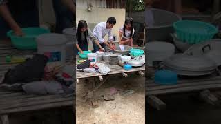 ចែកសៀវភៅតិចតួច ( Charities )