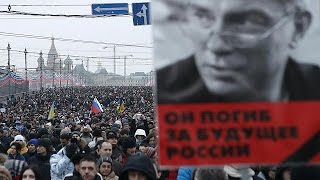 Nemtsov: un fiume di persone per ricordarlo e per protestare, proprio di fronte al Cremlino
