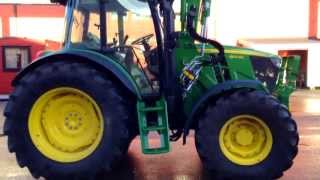 Sniktitt på John Deere 6100RC