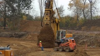 Bauer BG 18 drill in sand