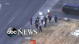 Thousands of Kroger grocery workers walk out l GMA