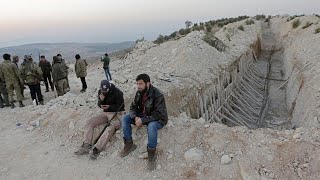 Άμαχοι παγιδευμένοι στα σύνορα Τουρκίας-Συρίας