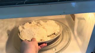 How to heat food in the microwave without drying it out | Hack