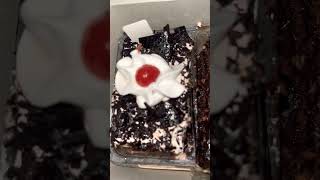 Monginis pastry review 4/5 #monginis #cake #blackforest #cakes #review #food #pastry #foodlove #love