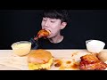 eng sub asmr triple cheeseburgers u0026 spicy bbq chicken eating sounds mukbang 햄버거 치킨 먹방asmr mukbang