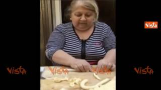 Come fare le orecchiette, l'irresistibile tutorial di Nonna Nunzia