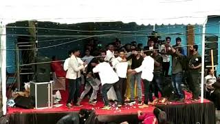 Fans Attacking to Dulquer Salmaan for taking selfi