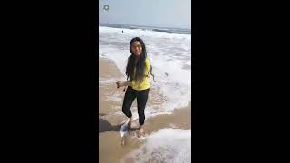 Goa wali beach pe baby ankhe Mich k thandi thandi beer pienge dono photo khich k 😍😘😎