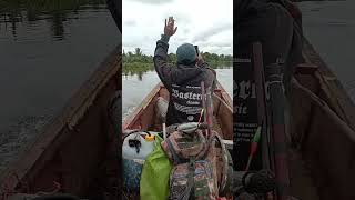 cuman perahu biasa buat mancing, dengan mesin suzuki 15 pk