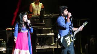 Arijit Singh singing Har Kisi Ko Live (Boss)