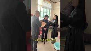 女保姆纠缠老父榨干积蓄 女儿上门理论 父亲竟袒护 邢老师现场协商解决#律师事务所#法律咨询#老人   抖音