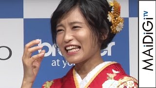 記者もあせる？小島瑠璃子、会見で“初ネタ”ポロリ「やばいどうしよう」　プリンター「プリビオ」新CM発表会　会見2