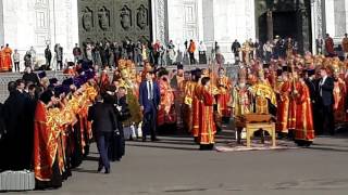 Дочек моштију Светог Николаја испред Храма Христа Спаситеља