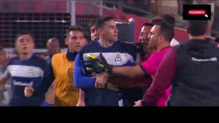 Batalla CAMPAL en partido de Universitario vs Gimnasia