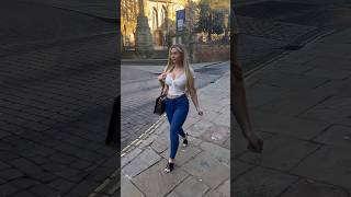 what’s the first thing you noticed? #shortsfeed #blonde #shortvideo #jeans