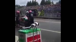 Espargaro drag the throttle, and Iannone crash in pit stop °MotoGP Brno °