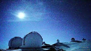 A fireball over Maunakea on 2021-12-09 マウナケアに現れた冬の大火球　2021年12月9日（ハワイ時）