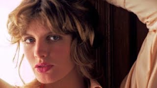 13 sexy Photos of Rene Russo