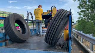 高速公路快速救援，卡車拆胎機，前輪鋁圈無痕拆裝 Tire Changer on Car ,Aluminum Rim