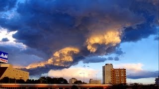 【 奇妙な雲　東京スカイツリー 】　垂れてくる雲　　Magical clouds　 Big cloud